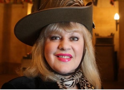 Little Pattie, singer in NSW