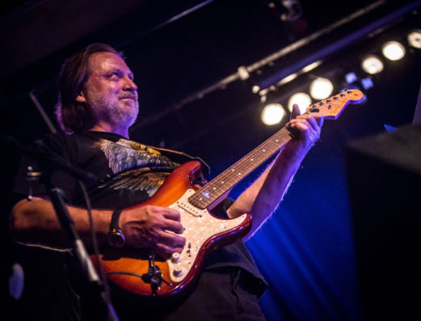 Billy Neal, musical soloist in Perth, photo 2