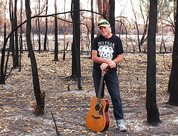Chris, musical soloist in Perth