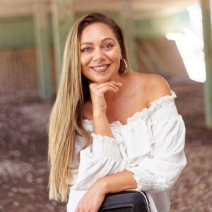Lilly Gogos, singer-songwriter in Perth, photo 2