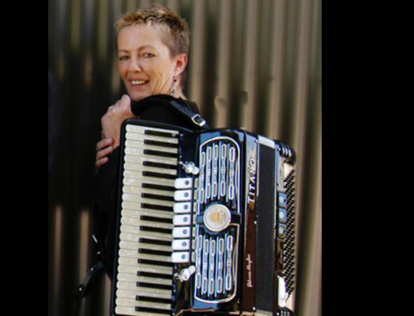 Perth Piano Accordion Player B, live in Perth, photo 2