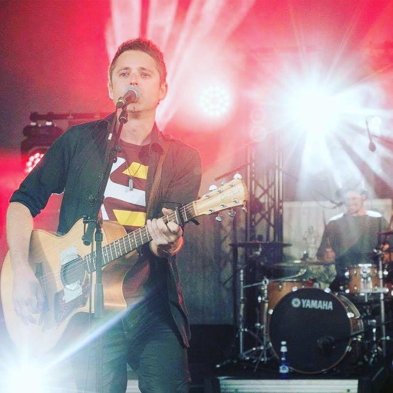 Josh J, acoustic guitar and singer solo in Perth, photo 2