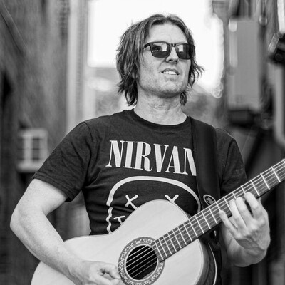 Andrew Ellis, guitarist in Perth, photo 2
