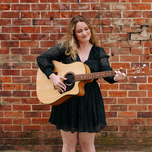 Maya Ixchell, singer in Perth, photo 2