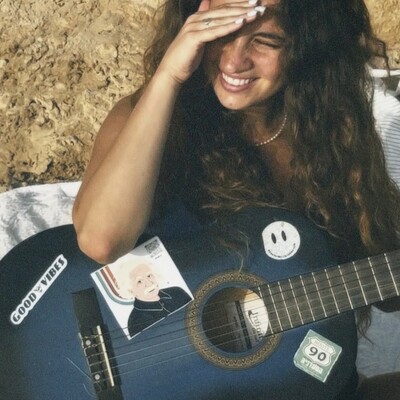 Noa Wein, singer-songwriter in Perth, photo 2