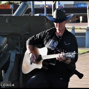 Logan Hunter, singer in Perth, photo 2