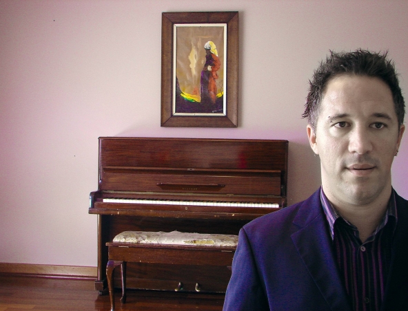 AJ, musical soloist in Perth, photo 3