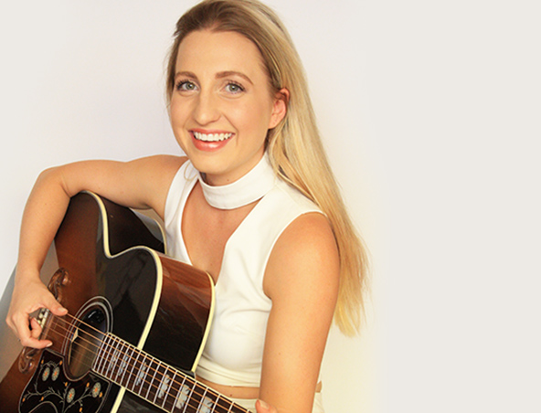 Danni, musical soloist in Perth
