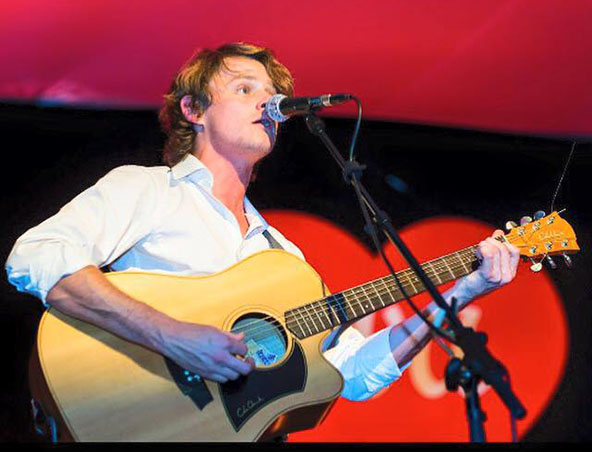 Henry, musical soloist in Perth, photo 2