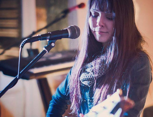 Jennifer, musical soloist in Perth