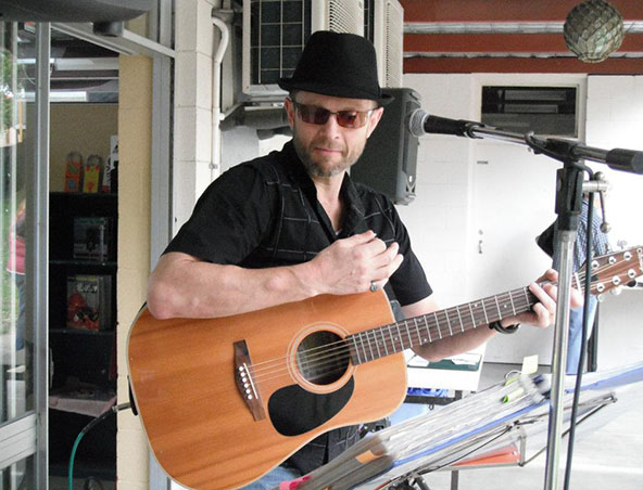 Rick, musical soloist in Perth