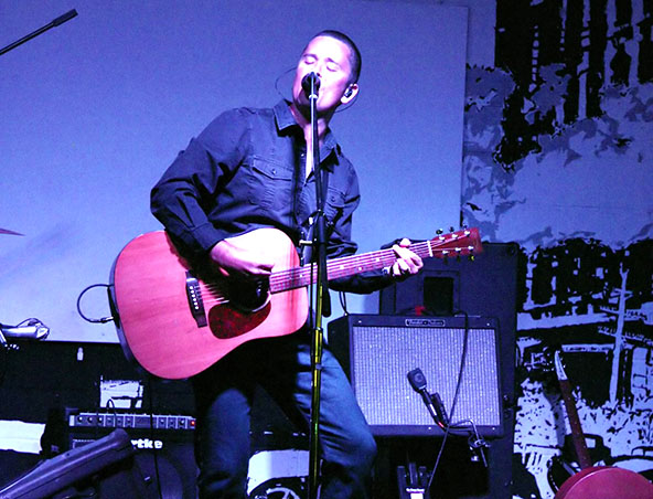 Travis, musical soloist in Perth