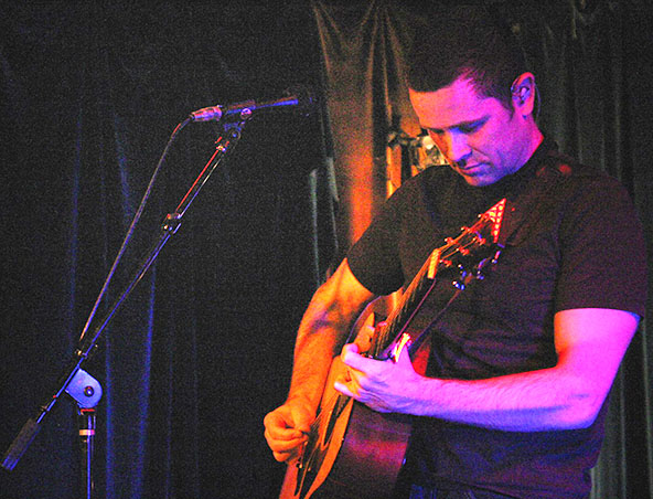 Travis, musical soloist in Perth, photo 2