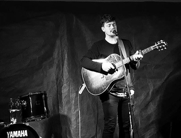 Trent, musical soloist in Perth, photo 3