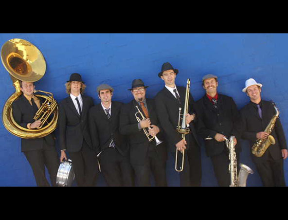 Chameleon, brass band in Perth, photo 2