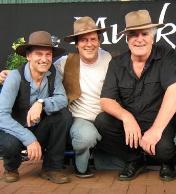 Mucky Duck Bush Band, live in Perth, photo 3