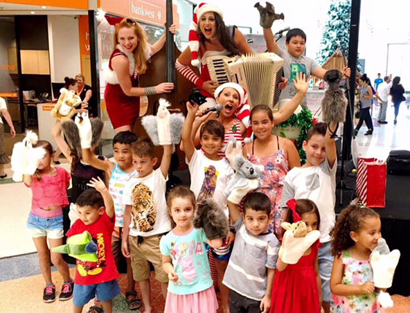 The Jingle Belles, christmas carolers in Perth, photo 2