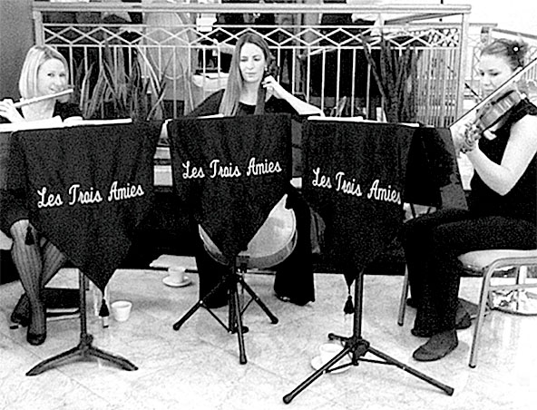 Les Trois Amies, string trio in Perth, photo 2