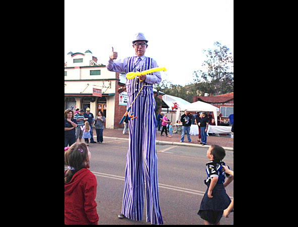 Edward DeBozo, clown in Perth, photo 3