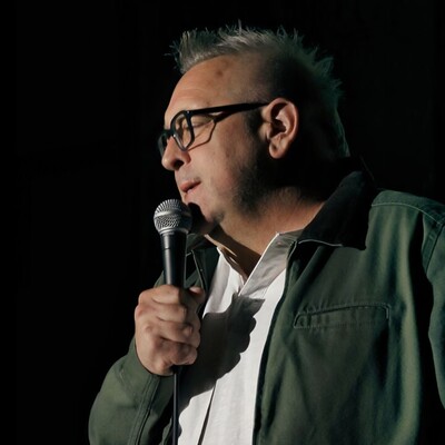 Dean Courtney, comedian in Perth, photo 2