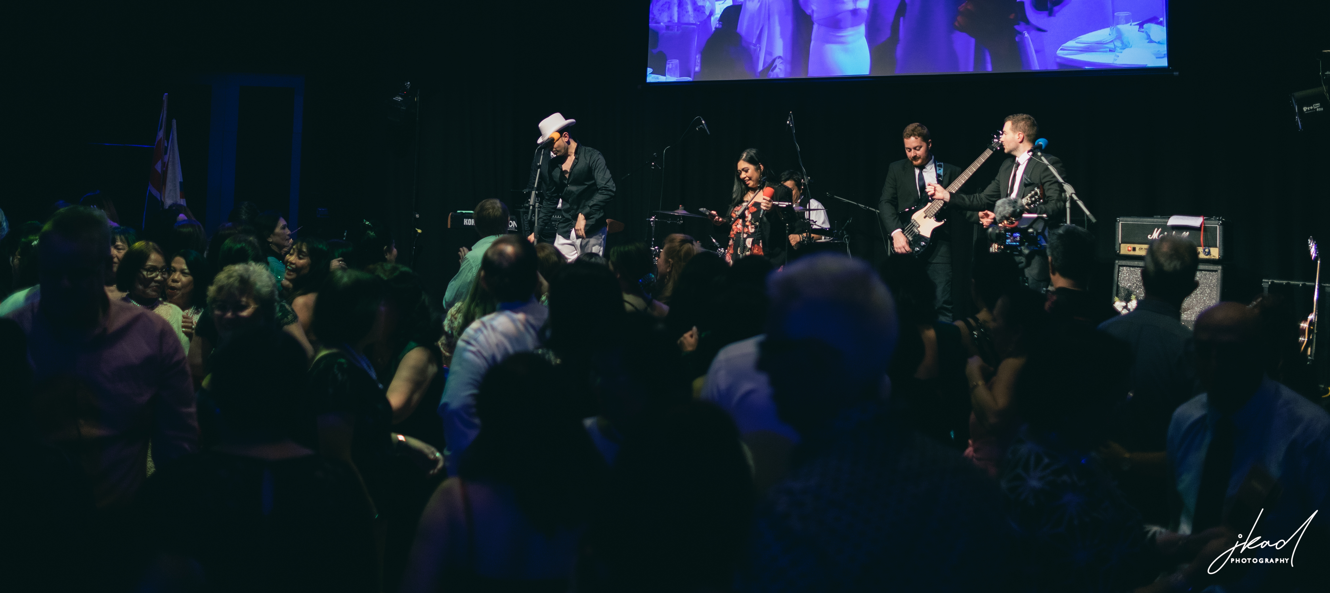 Dorothy Coolen, cover band in Perth