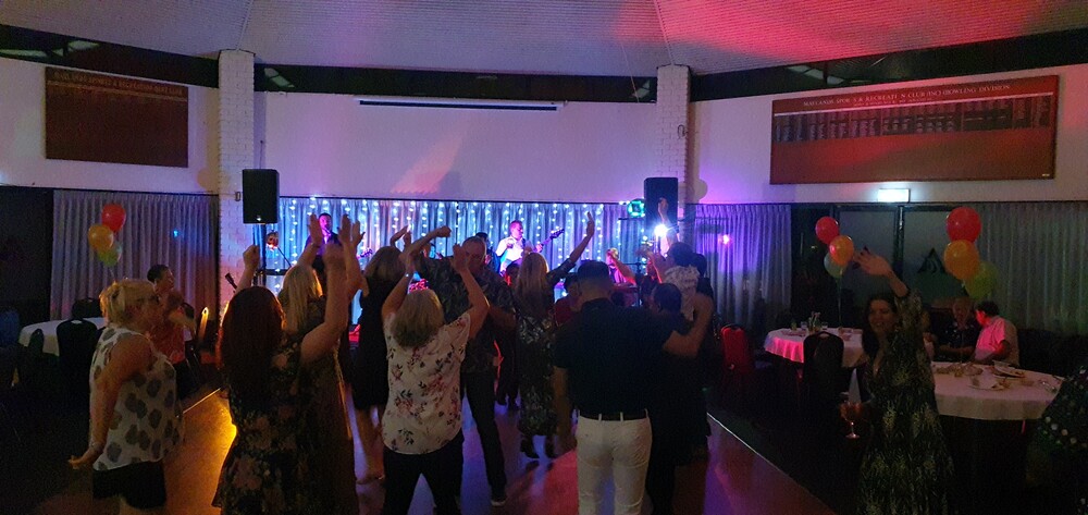 Dorothy Coolen, cover band in Perth, photo 3