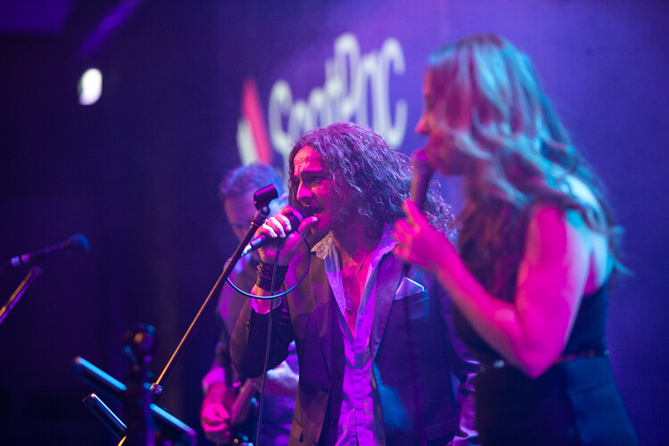 Get It On, cover band in Perth, photo 3