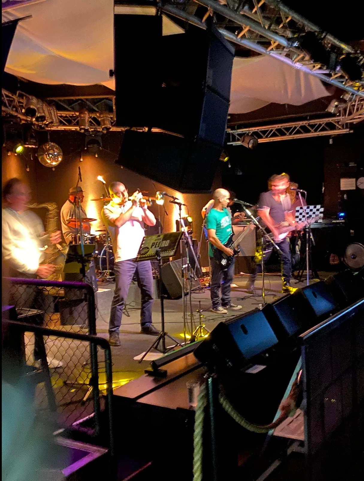 Little Pedro, cover band in Perth