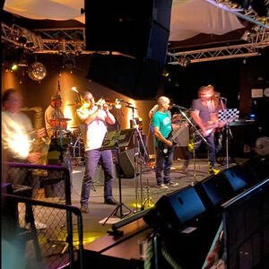 Little Pedro, cover band in Perth, photo 2