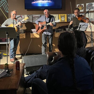 Lunar View, cover band in Perth, photo 2
