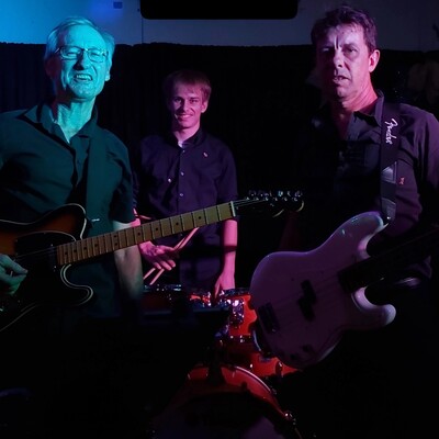 Poida & The Procrastinators, cover band in Perth, photo 2