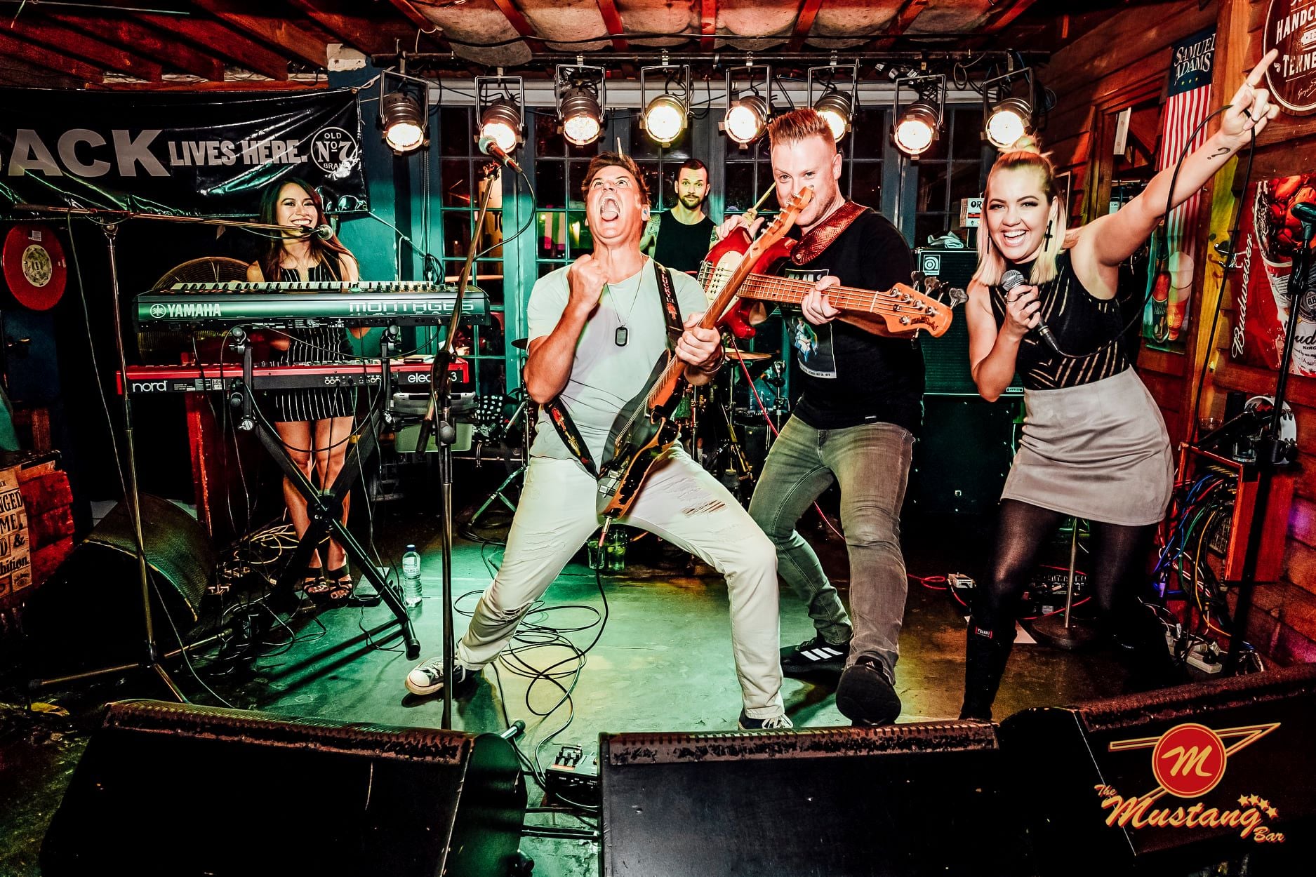 Radio Now, cover band in Perth
