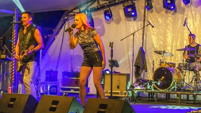 Radio Now, cover band in Perth, photo 3