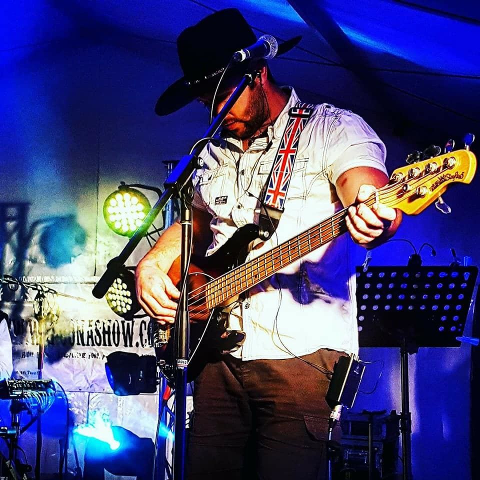 Ten Grand Tourist, cover band in Perth, photo 2
