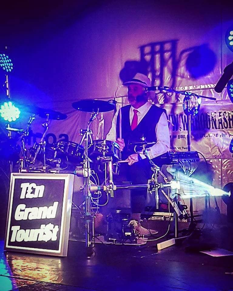 Ten Grand Tourist, cover band in Perth, photo 3