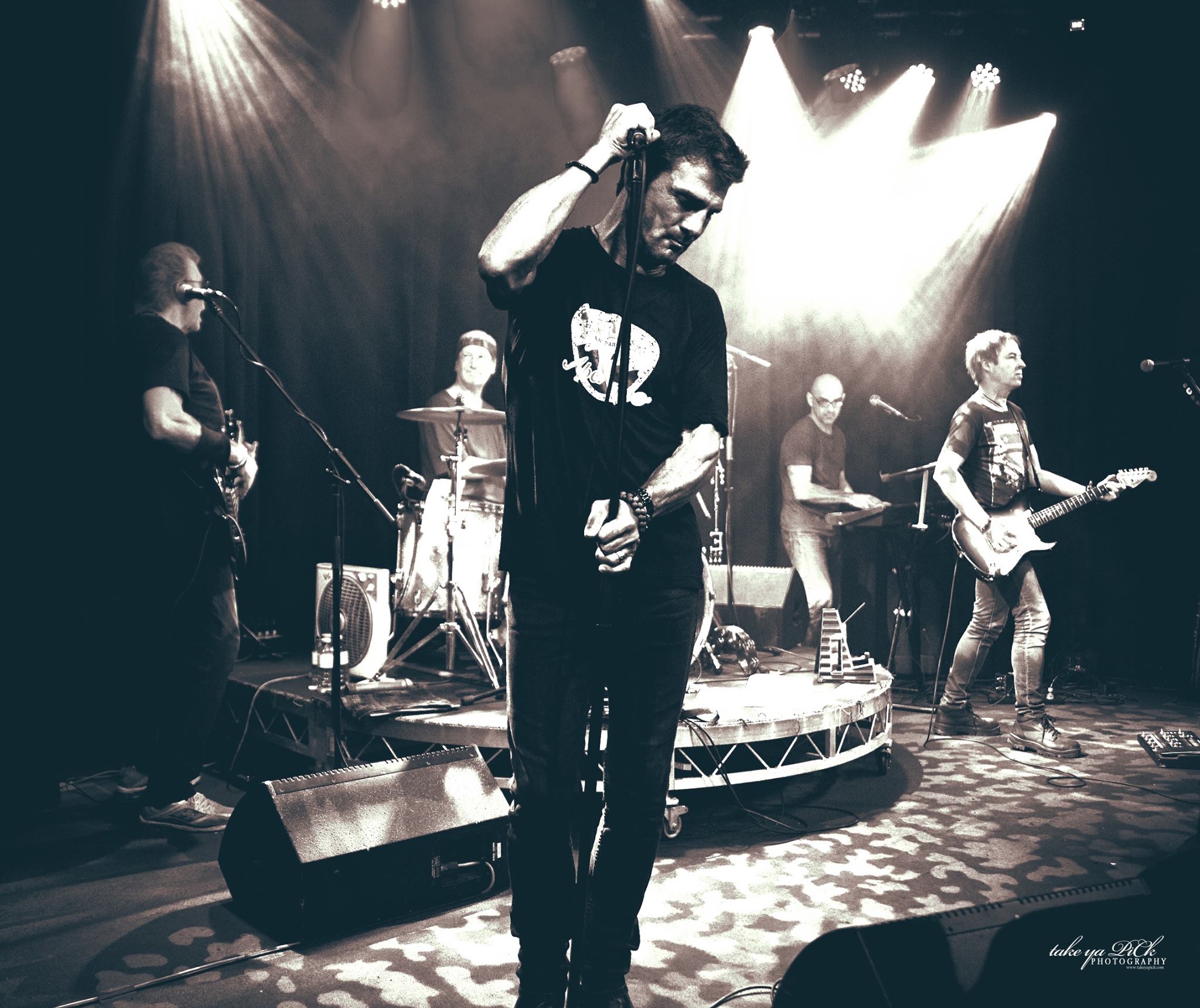 Tod Johnston & PeaceLove, cover band in Perth, photo 2