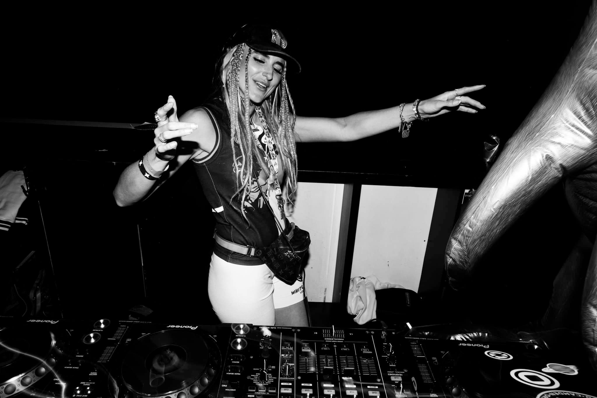 Astrid Fox, dj in Perth, photo 2