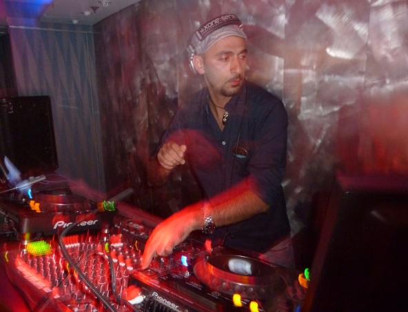 Dav, dj in Perth