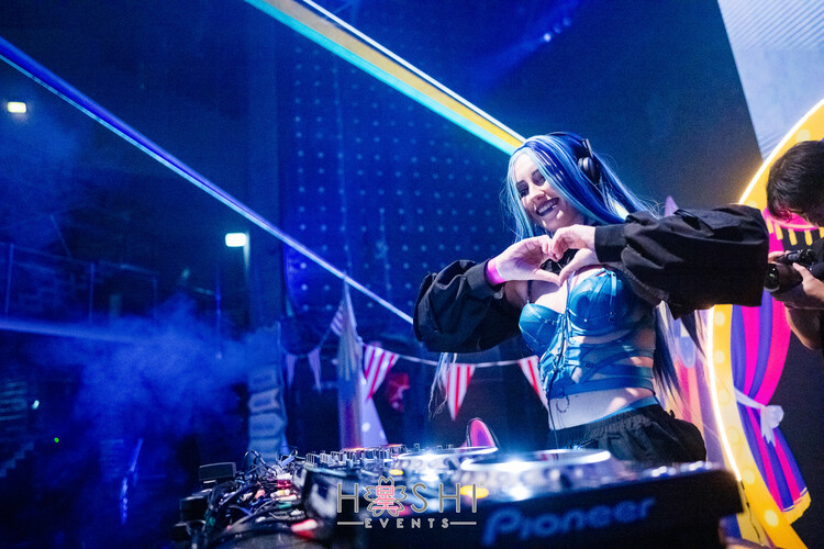 DJ Jennyah, live in Perth, photo 3