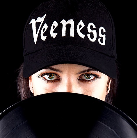 DJ Veeness, live in Perth, photo 2