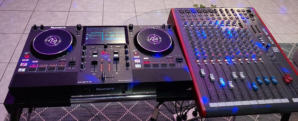 DJChan, live in Perth, photo 3