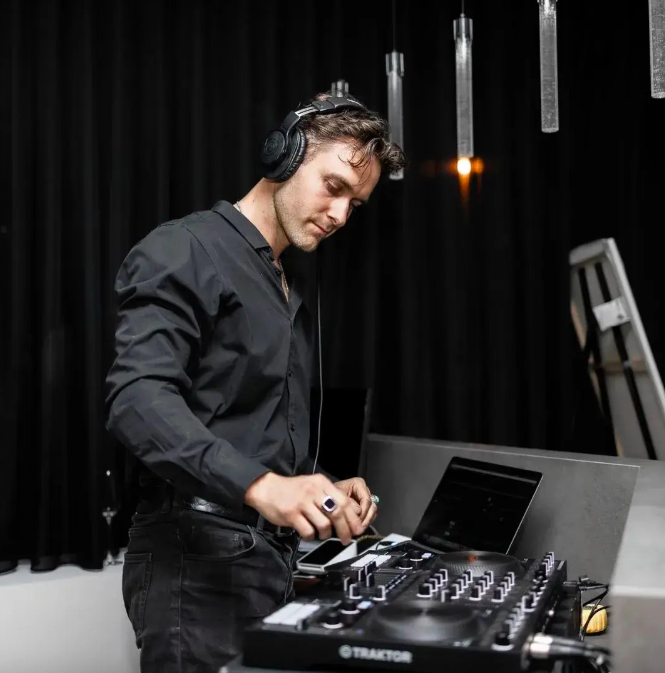 Golden Apple DJ’s, live in Perth, photo 3