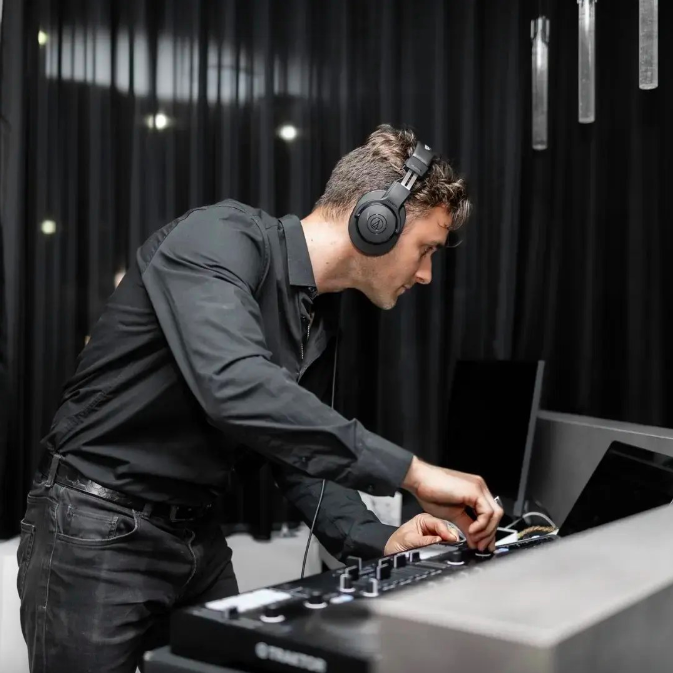 Golden Apple DJ’s, live in Perth, photo 2