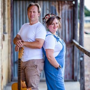 Jenny & James, musical duo in Perth, photo 2