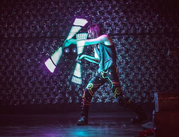 LED Man, firetwirler in Perth