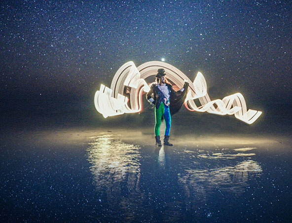 LED Man, firetwirler in Perth, photo 2