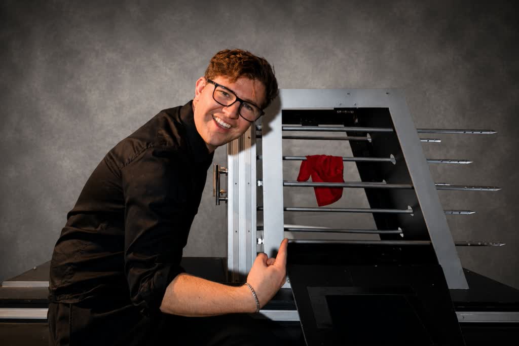 Tim Dasco Magic, illusionist magician in Perth, photo 2