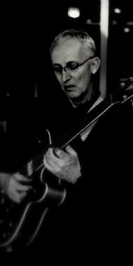 Kim Anning, jazz guitarist in Perth, photo 2
