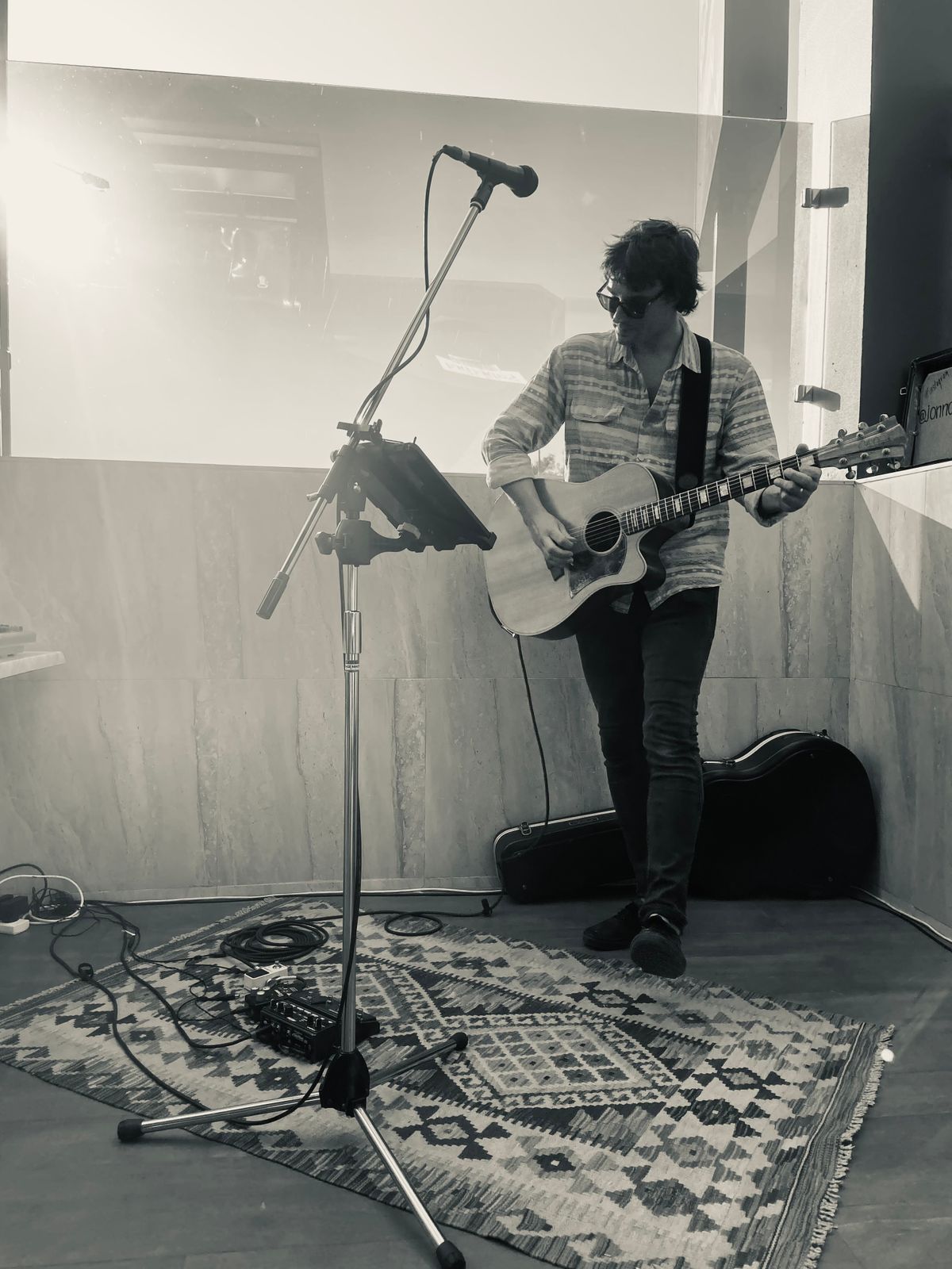 Jonno Lloyd, guitarist in Perth