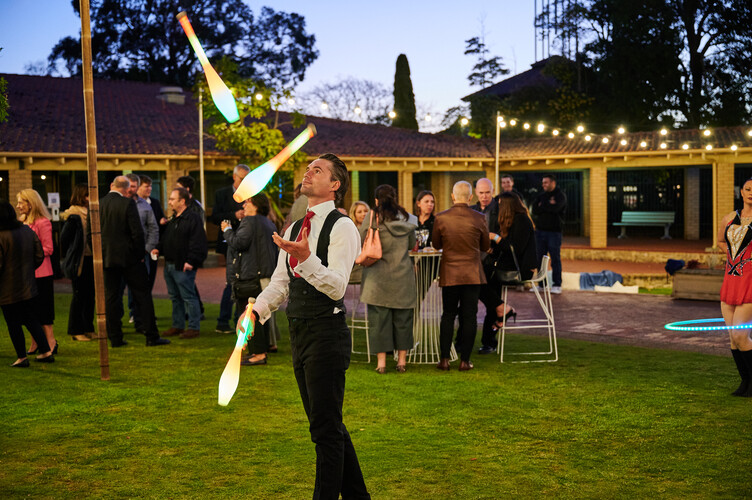 Luke Forrester, juggler in Perth, photo 3